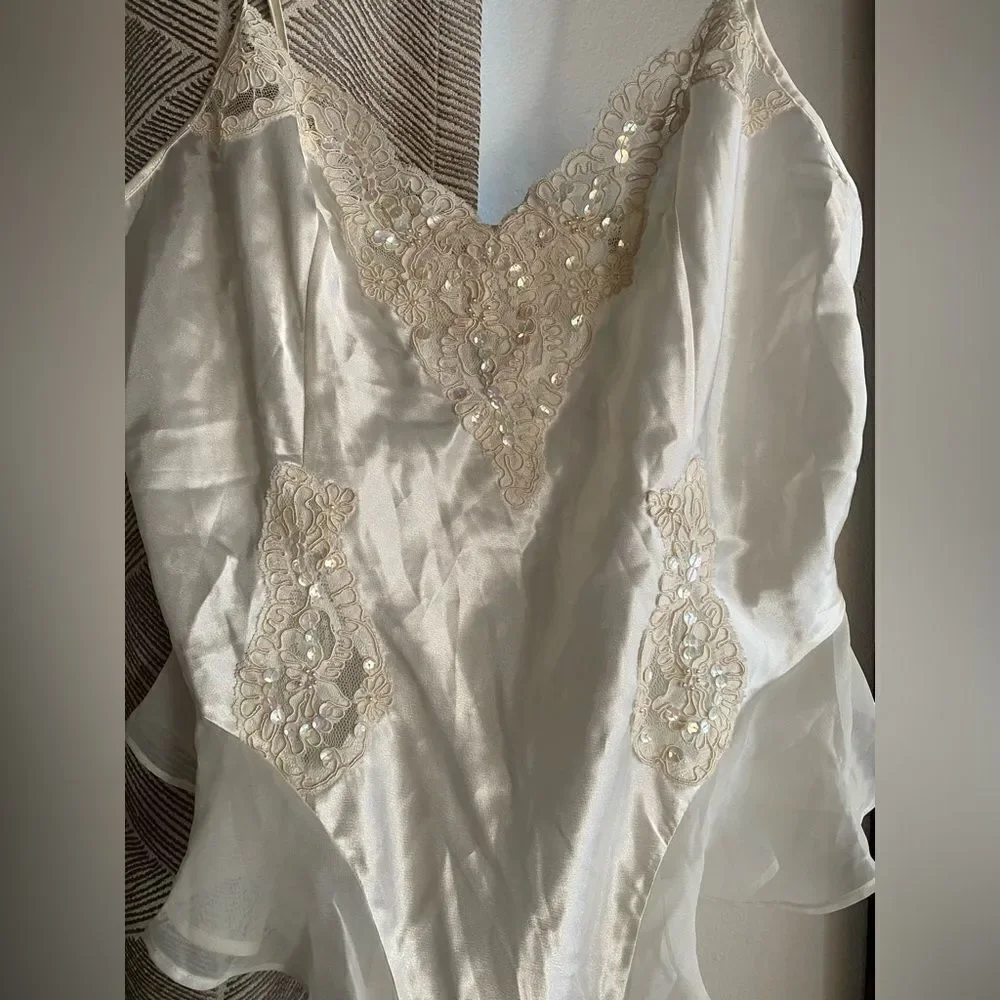 Victoria’s Secret One Piece Womens Size Large Lingerie Beige Satin Lace NWT